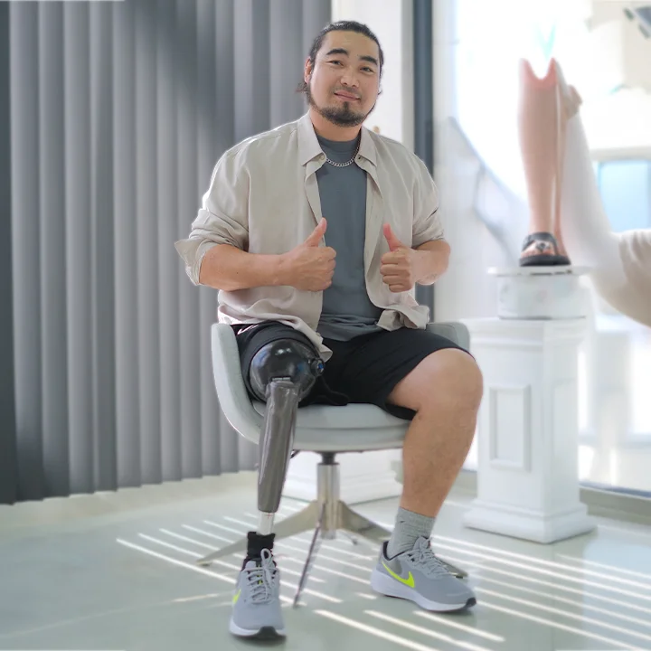 Протез выше колена с электроникой