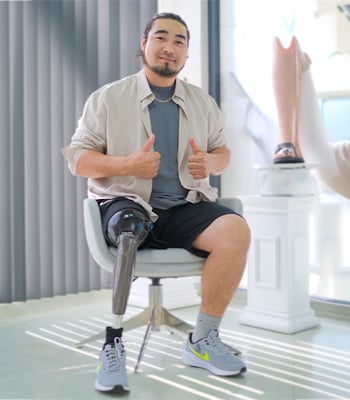 Above knee prosthesis general view